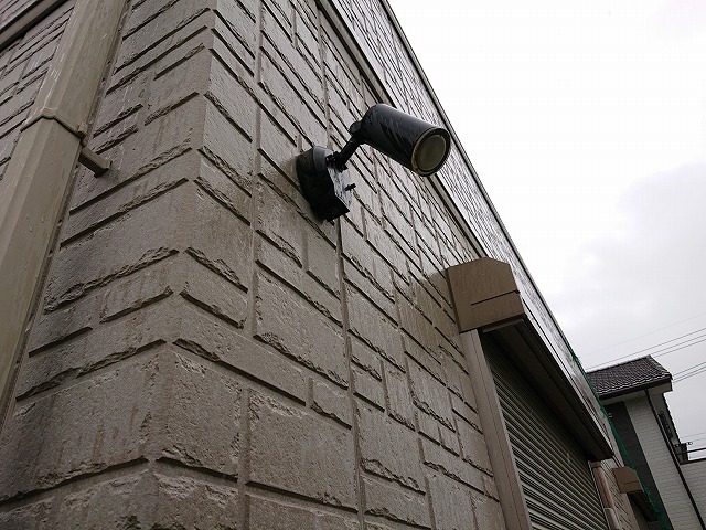 外壁塗装で養生が必要な照明器具